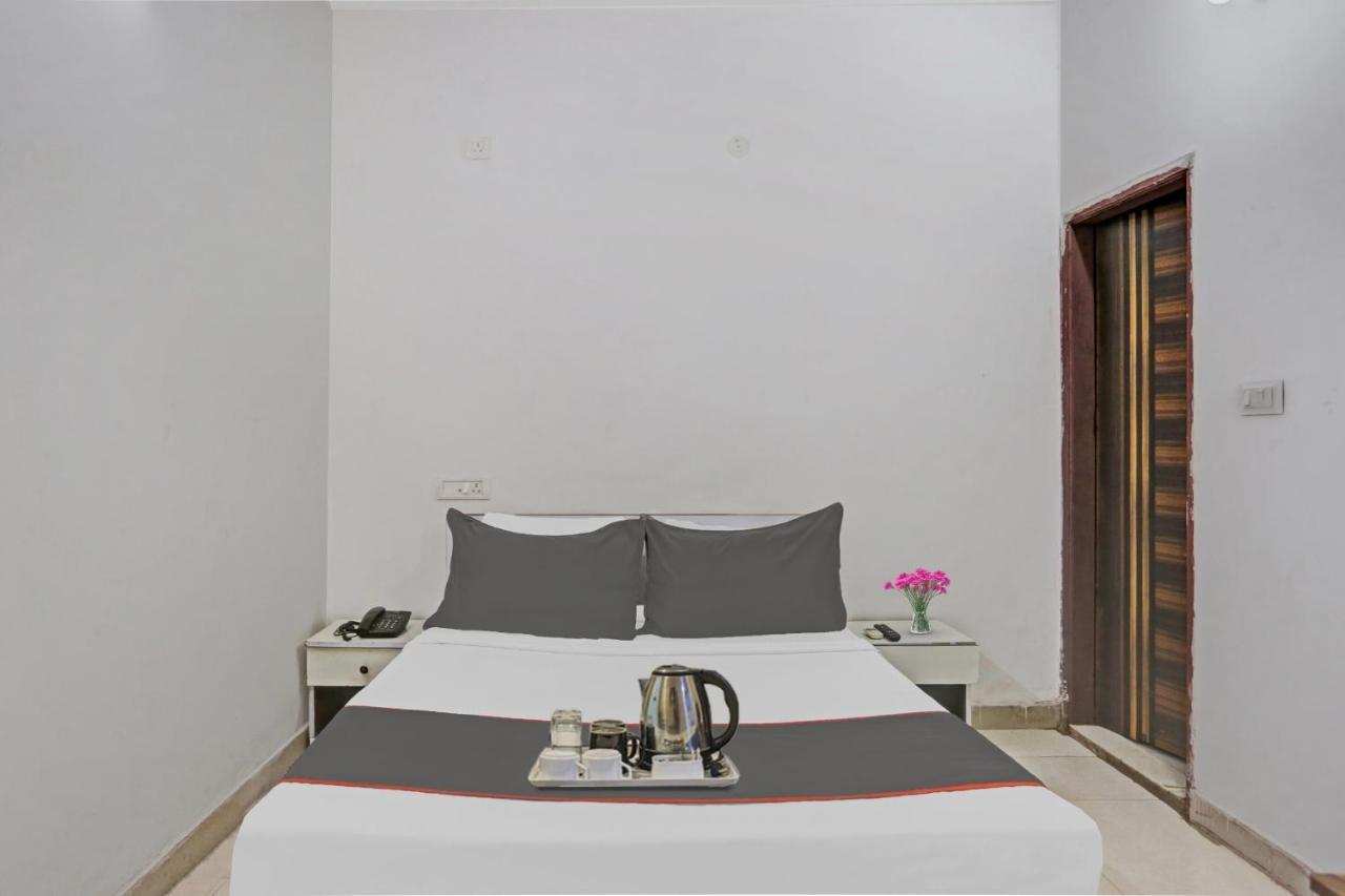 Hotel O Imperial Residency Near Dashrath Puri Metro Station Нью-Делі Екстер'єр фото