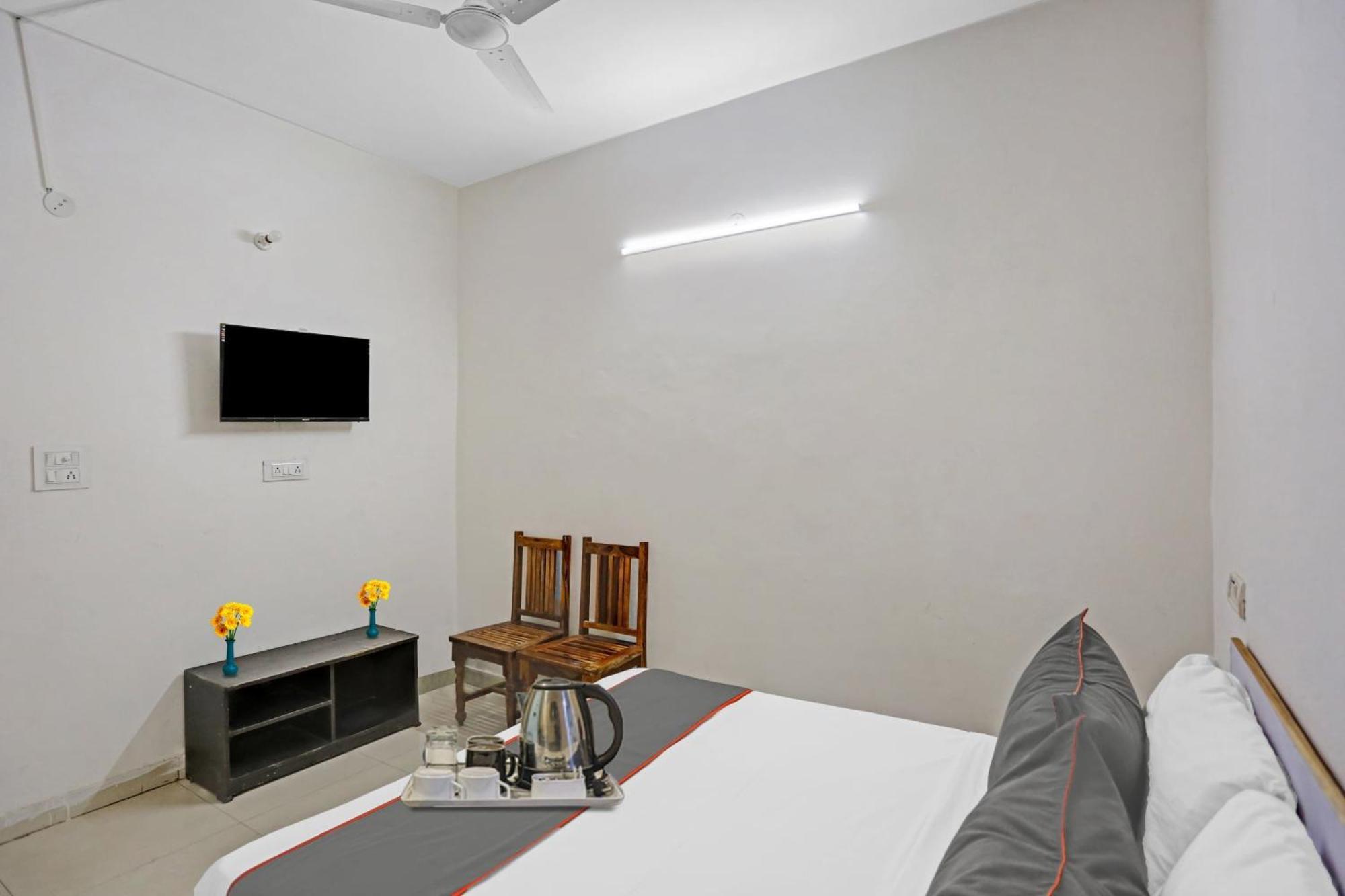 Hotel O Imperial Residency Near Dashrath Puri Metro Station Нью-Делі Екстер'єр фото
