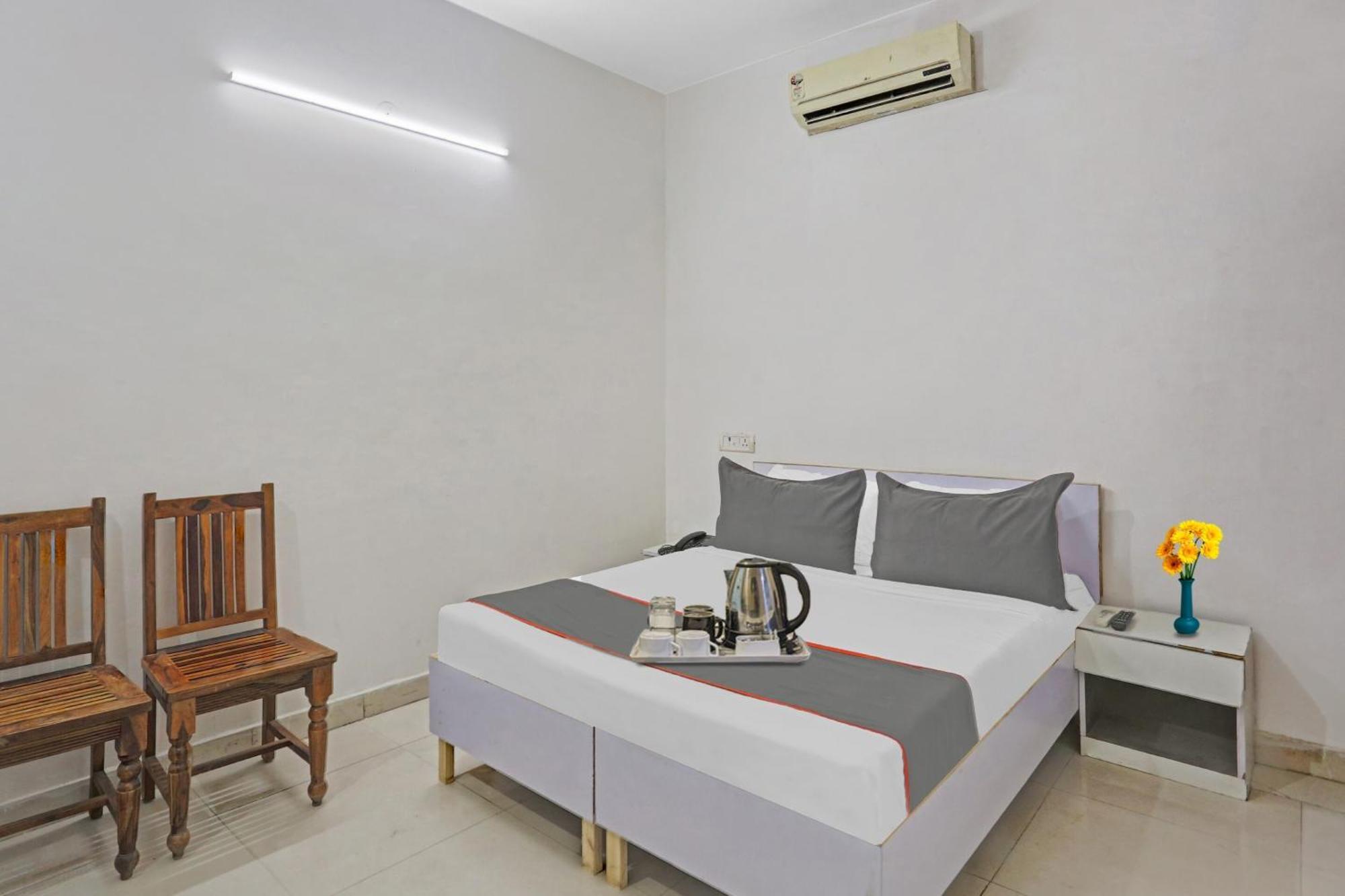 Hotel O Imperial Residency Near Dashrath Puri Metro Station Нью-Делі Екстер'єр фото